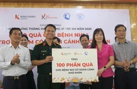 Trao 1.000 phần quà cho bệnh nhi và thân nhân của người hiến tạng