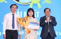 Trao giải 2 cuộc thi viết 'Người thầy kính yêu' và 'Lòng tốt quanh ta'