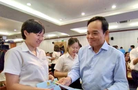 Bí thư Thành ủy TP.HCM Trần Lưu Quang thăm hỏi, chúc Tết người lao động