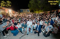 Chiếu phim Tết 'Báu vật trời cho' miễn phí để tri ân bà con làng chài Liên Hương 