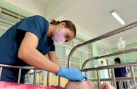 Người phụ nữ 'may' lại cuộc sống cho những đứa trẻ có hoàn cảnh đặc biệt
