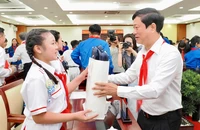 Lãnh đạo TP.HCM gặp gỡ, nghe thiếu nhi hiến kế về giáo dục, văn hóa