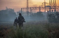 Mỹ viện trợ thêm hệ thống tên lửa tầm xa, hàng chục nghìn đạn pháo cho Ukraine. Ảnh: REUTERS