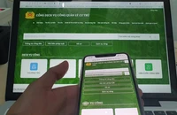 Hướng dẫn người dân ngồi tại nhà đăng ký cư trú qua mạng