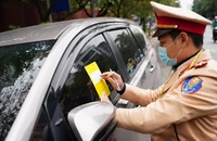 Từ ngày 21-5, người dân sẽ thuận tiện hơn khi đóng “phạt nguội”. Ảnh: UYÊN TRANG