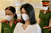 Ngọc Trinh được trả tự do ngay tại phiên tòa, đang về trại tạm giam hoàn tất thủ tục