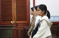 3 cán bộ ngân hàng hầu toà vì tự ý rút sổ tiết kiệm của khách hàng 