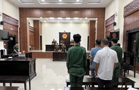 Vụ sản xuất nhớt giả: 3 người đang tại ngoại bị bắt tạm giam sau khi huỷ án sơ thẩm