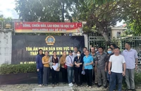 Hy hữu: Nhận tiền doanh nghiệp hỗ trợ, 3 năm sau hàng chục hộ dân bị kiện đòi