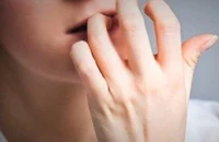 Làm gì để trẻ bỏ thói quen cắn móng tay?