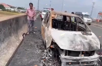 Chiếc ô tô 7 chỗ đã bị thiêu rụi
