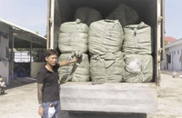 Long An: Bắt xe tải chở hàng hóa không rõ nguồn gốc 