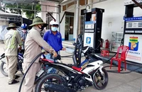 Giá xăng tăng, người dân Long An siết chặt chi tiêu 