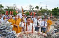 Tổ chức lễ tưởng niệm các Anh hùng liệt sỹ