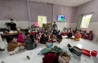 Phá sòng bạc toàn phụ nữ 