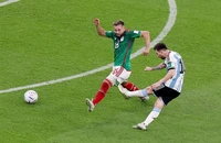 Xem khoảnh khắc thiên tài Messi ghi bàn vào lưới Mexico