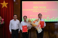 Long An: Công bố các quyết định công tác cán bộ