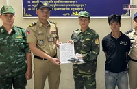 Bắt nghi can lẩn trốn truy nã sang Campuchia