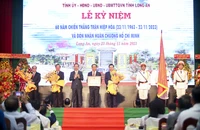 Chủ tịch nước Võ Văn Thưởng trao Huân chương Hồ Chí Minh cho Đảng Bộ và Nhân dân tỉnh Long An