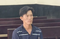 Lãnh 1 năm tù vì khai thác cát trái phép trên sông Tiền