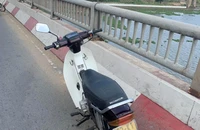 Buồn chuyện tình cảm nam thanh niên 18 tuổi nhảy cầu tự tử