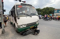 Vụ ô tô khách tông hàng loạt xe máy, tài xế khai xe mất phanh 