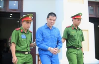 Vụ 'bắt cóc con của bạn thân', nhiều người liên quan không đến phiên tòa tạm hoãn