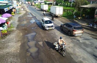 Chi 10 tỉ đồng sửa Quốc lộ 62, người dân lo như “muối bỏ bể”