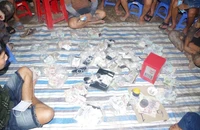 Tây Ninh: Bắt quả tang 43 người đang lắc tài xỉu trong căn nhà hoang