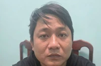 Dùng ô tô làm giả biển số, mang súng điện đi trộm 13 con chó liên tỉnh