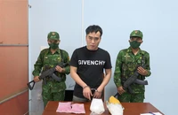 Thanh niên vận chuyển hơn 2,8kg ma túy từ Campuchia về TP.HCM thì bị bắt