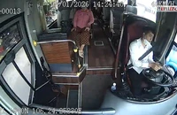 Clip tài xế ô tô khách bấm điện thoại khi lái xe gây va chạm với xe tải
