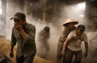 Ngạt khói tại lò sấy lúa ở Đồng Tháp, 1 người tử vong, 6 người nhập viện