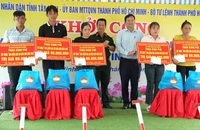 Hơn 190 phần quà và 10 căn nhà tiếp thêm động lực cho người dân Bình Hiệp
