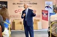 GS Phan Văn Trường ra mắt sách về văn hóa doanh nghiệp