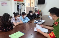 Nhóm nữ sinh đánh hội đồng bạn bị công an mời lên làm việc