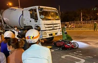 Nữ công nhân đi mua dép cho con bị xe bê tông đâm tử vong