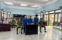 Nhóm đánh nhân viên gác chắn tàu lãnh án