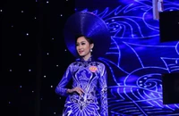 Đoàn Thị Hồng Trang đăng quang Hoa khôi miền Trung 2016
