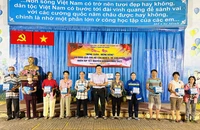 Chăm lo Tết cho các hộ dân có hoàn cảnh khó khăn