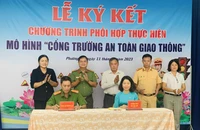 Công an và trường học thực hiện “Cổng trường an toàn giao thông” năm 2023