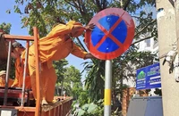 Biển báo giao thông không hợp lý: Điều chỉnh cấm dừng, cấm đỗ thành cấm đỗ!