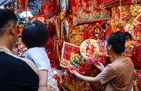 Mua đồ trang trí Tết ở đâu?