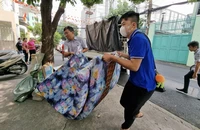 Quận Phú Nhuận tổ chức thu gom rác cồng kềnh dịp cuối năm