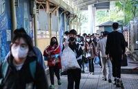 Ngày Tết, hãy đi về nhà…