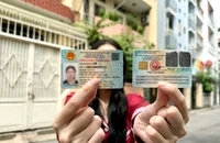 Vì sao phải lược bỏ vân tay trên thẻ căn cước và thu thập thêm mống mắt?