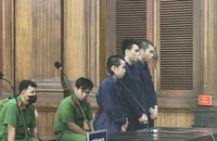 Đâm người vì mẹ bị cản đường, hai anh em cùng lãnh tội cố ý gây thương tích