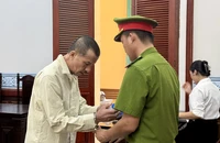 1 người nước ngoài lãnh án vì làm giấy tờ giả