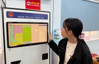 Độc đáo mô hình quét căn cước ra tờ khai ở phường Tân Hưng