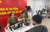 Người Việt Nam ở nước ngoài có được cấp thẻ căn cước và số định danh?
